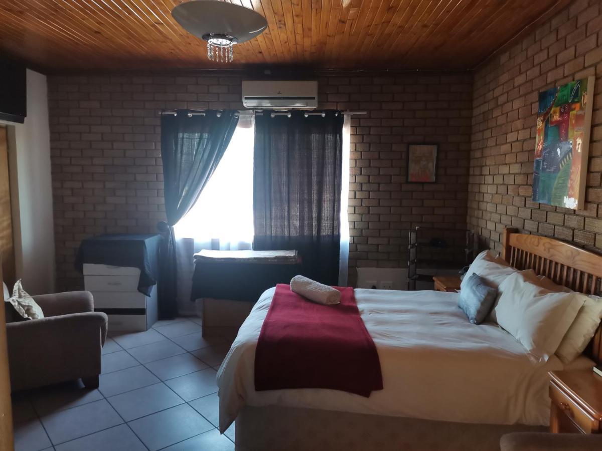 Neon Moon Hotel Welkom Kültér fotó