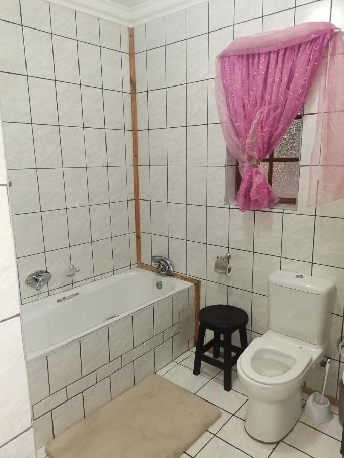 Neon Moon Hotel Welkom Kültér fotó